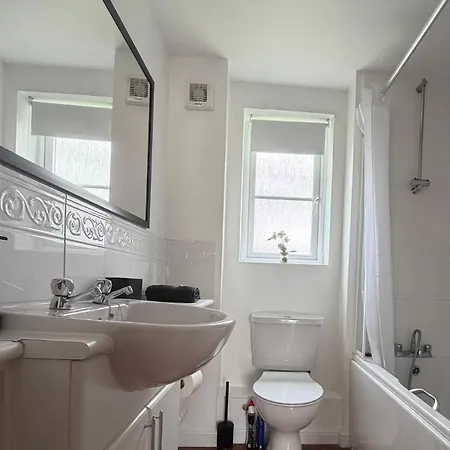 2 Bedroom